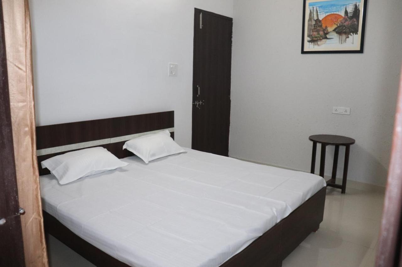 Aashiyana Home Stay Бопал Екстериор снимка